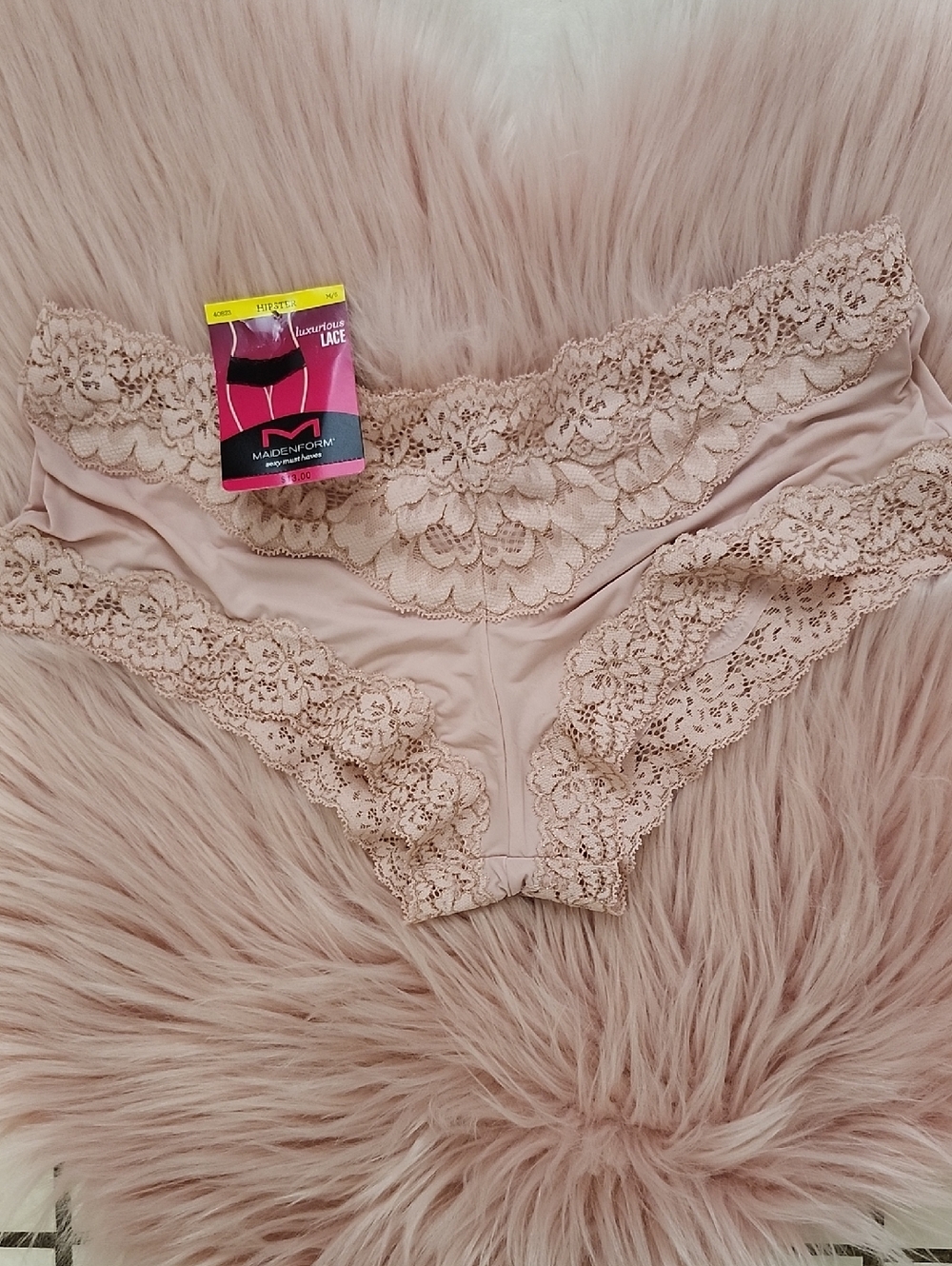 BRAND NEW MAIDENFORM LUXURIOUS LACE HIPSTER PANTIES-6/M